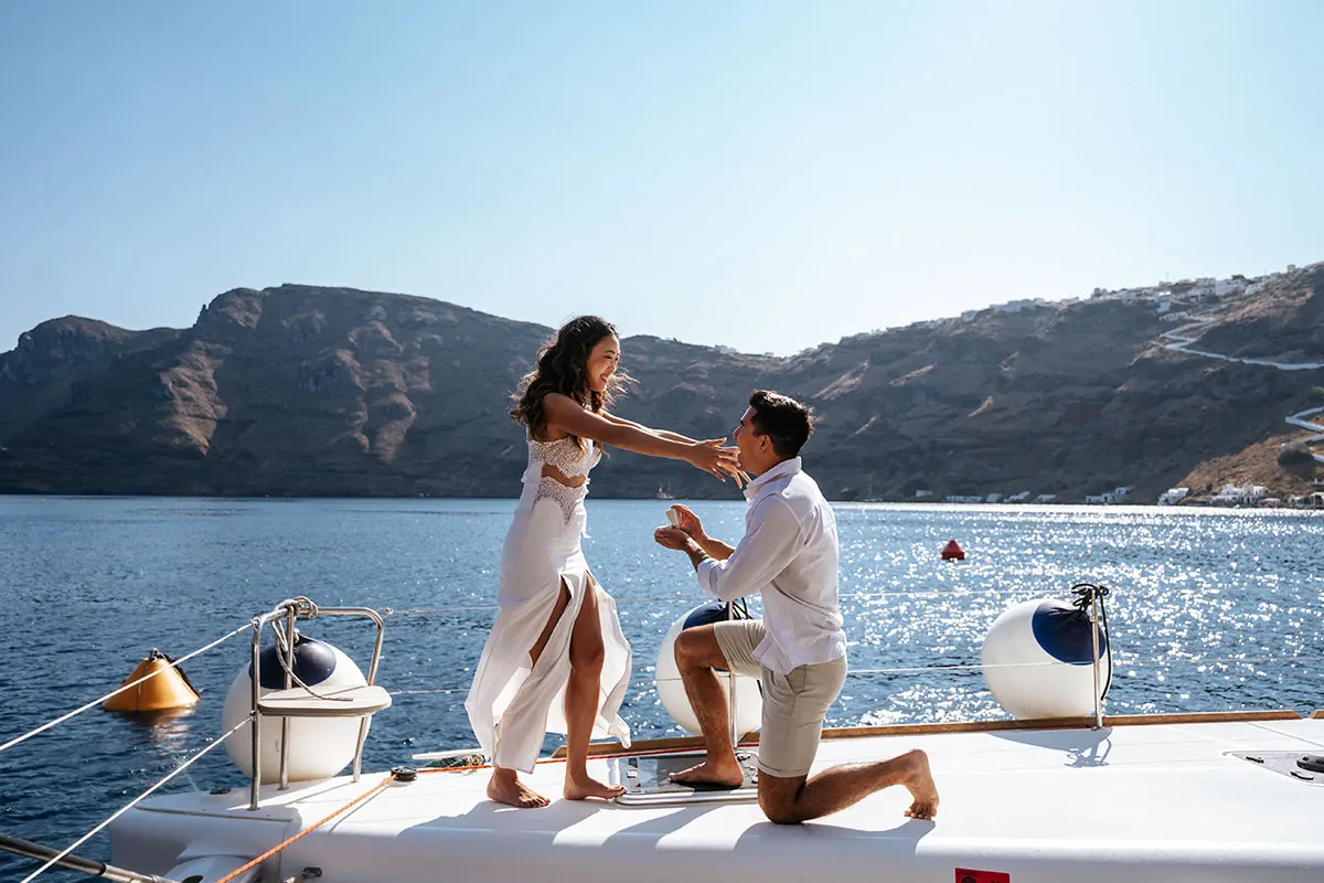 santorini-yacht-proposal